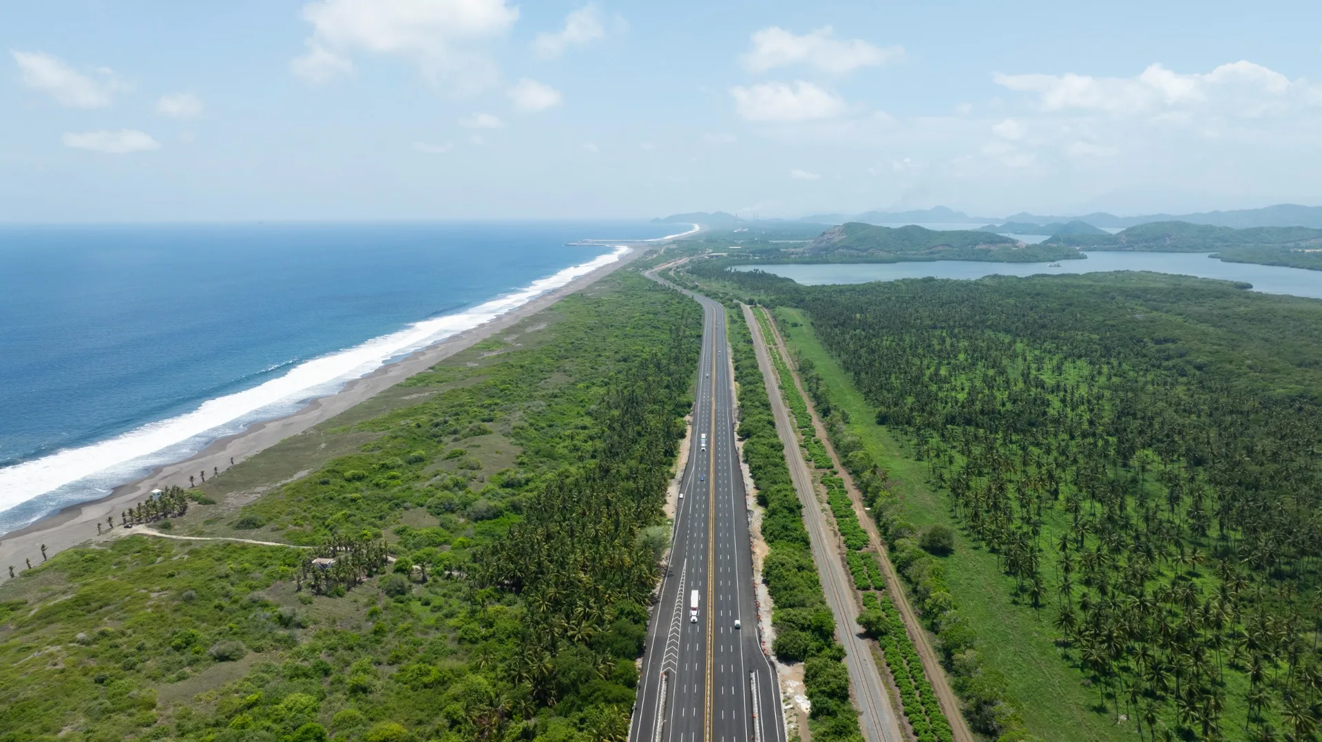 Conexión carretera Manzanillo Colima Guadalajara para logística nacional